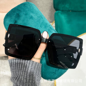 Black frame Black gray sheet