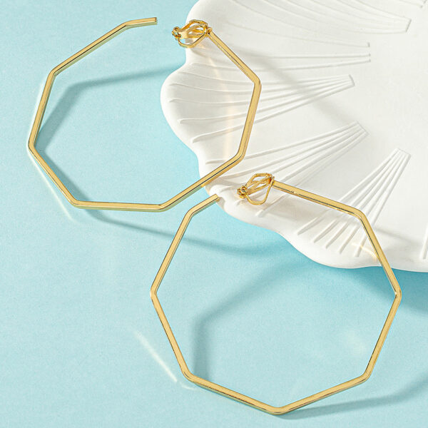 O1CN01mP4vrq2IY54YcgeRs_3971809297-0-cib Wholesale Geometric Hoop Exaggerated Alloy Earrings