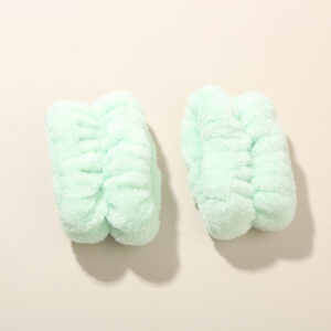 Green pair (3 hand sewing threads)