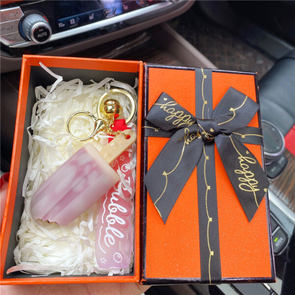 O1CN01mZthkE2LeRP5bRfre_2208679649717-0-cib Wholesale Creative Ice Skin Flow Heart Ice Cream Keychains