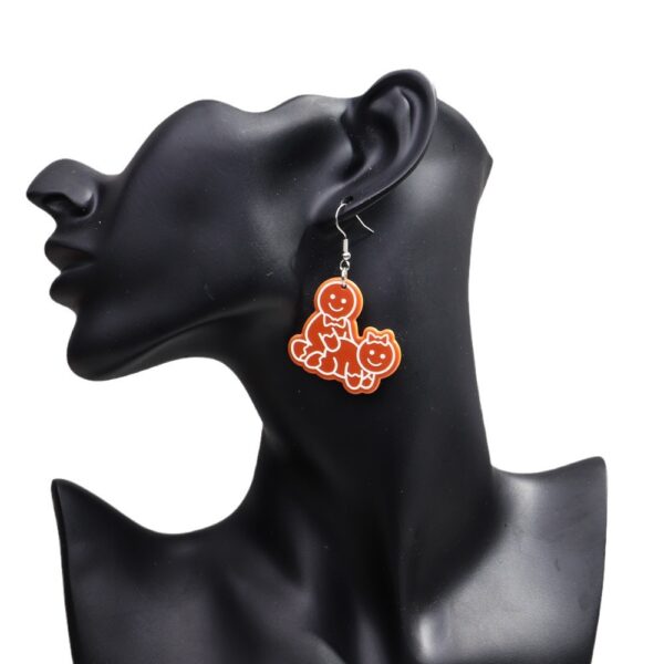 O1CN01mcG7Z827SccgctGLt_3843297796-0-cib Wholesale Christmas Funny Round Cookie Man Acrylic Earrings