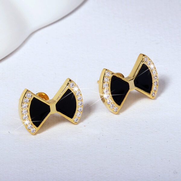 Wholesale S925 Silver Needle Black Triangular Stud Earrings