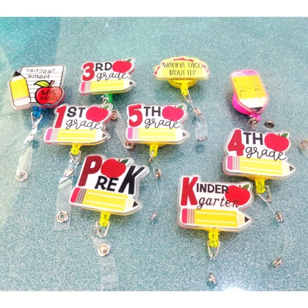 O1CN01nV5sus1yWtiiiuLYQ_2215124666587-0-cib Wholesale Acrylic Teacher Badge Retractable Keychain ID Card Cover Easy Pull Buckle