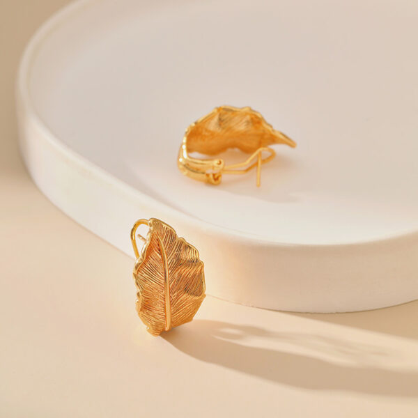 O1CN01nWhsCV1EhSTTmRPHs_2210915660383-0-cib Wholesale Brass Plated 18K Real Gold Leaf Vintage Earrings