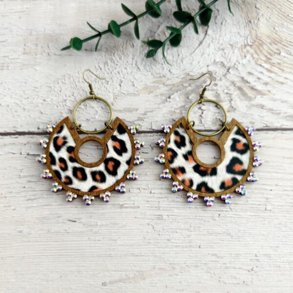 O1CN01nakoND1bUOYOIH91V_2216355033468-0-cib Wholesale Wooden Cut Double-layer Skin Leopard Print Exaggerated Retro Personality Grape String Earrings