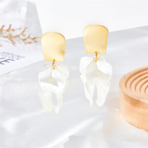 A1067 Pearlescent White