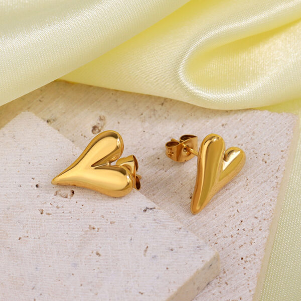 O1CN01nj2nN21MV6n8aV2CZ_2215457981439-0-cib Wholesale 14K Gold Plated Stainless Steel Love Metal Earrings