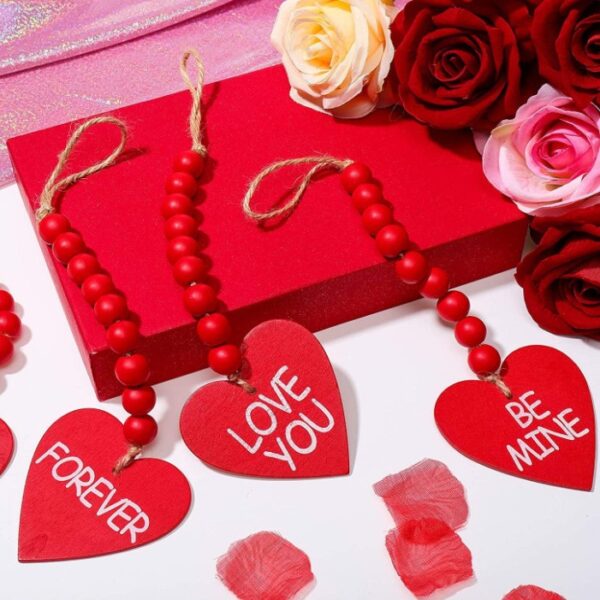 Wholesale Valentine's Day decoration wooden bead string heart-shaped wall decoration