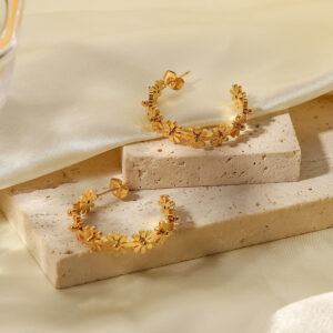 O1CN01o3pZSu2ElaCuYrOrL__2210913638785-0-cib Wholesale Spring Flowers 18K Gold Plated Titanium Steel Earrings