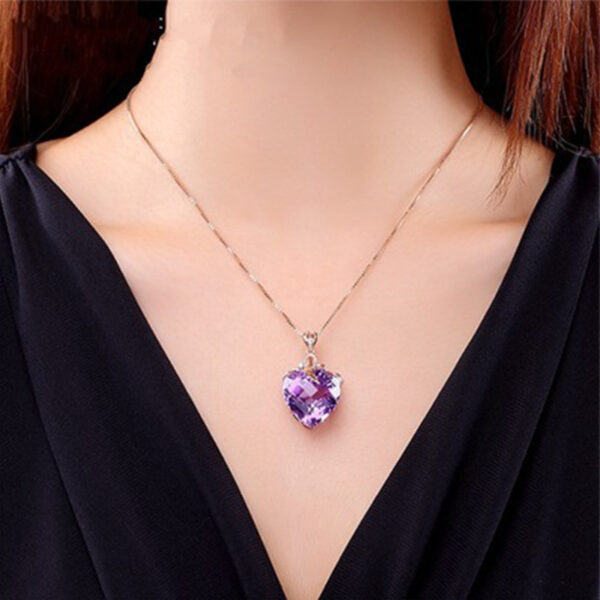 Wholesale Heart Shaped Stone Alloy Necklaces