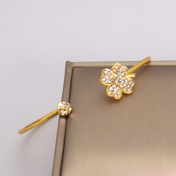 Wholesale Open Four-leaf Clover High-end Bracelet