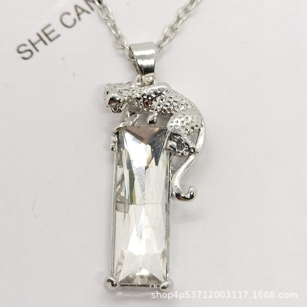 O1CN01oavUek21l2etYTYVl_2210807617024-0-cib Wholesale Crystal Panther Pendant Alloy Necklaces