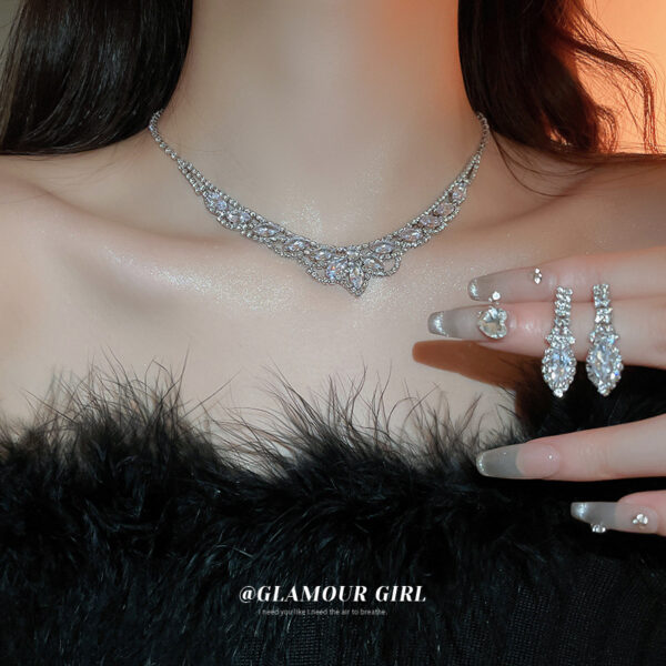 Wholesale Heavy Diamond Drop U-Shaped Tassel Earrings and Necklace Two-Piece Set