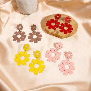 O1CN01pC3Oqu1onFhAwiNlU__2059265269-0-cib Wholesale Lacquer Flower Openwork Iron Earrings