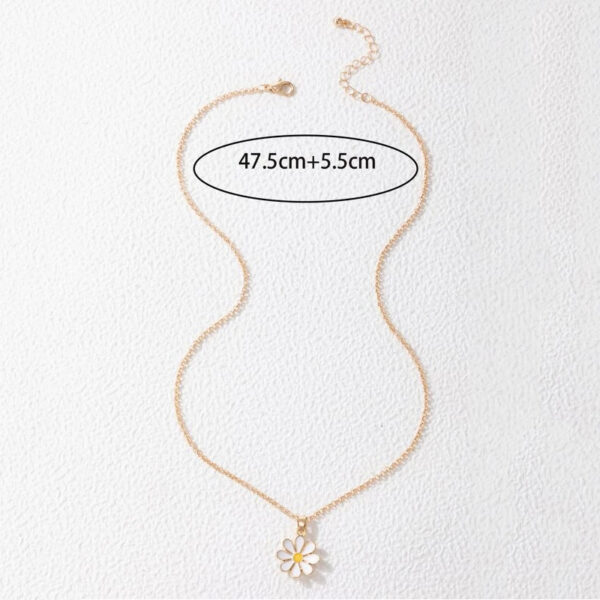 Wholesale White Drip Flower Alloy Necklaces