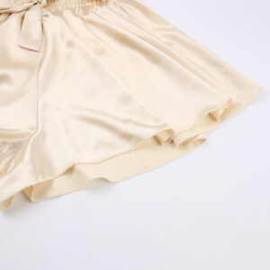 Composition: 96% polyester, 4% spandex / M