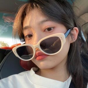 Beige frame black leg