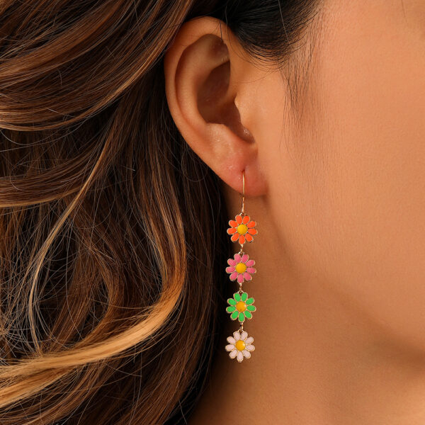 Wholesale Small Daisy Small Flower Color Alloy Earrings