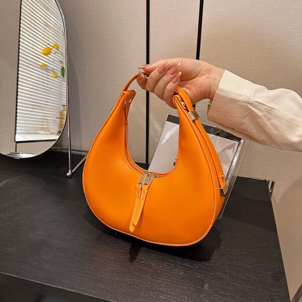 O1CN01qTCw0u1nnQE468xN9_2209463295134-0-cib Wholesale Shoulder Bag Retro Crescent PU OLY-SD-GH001
