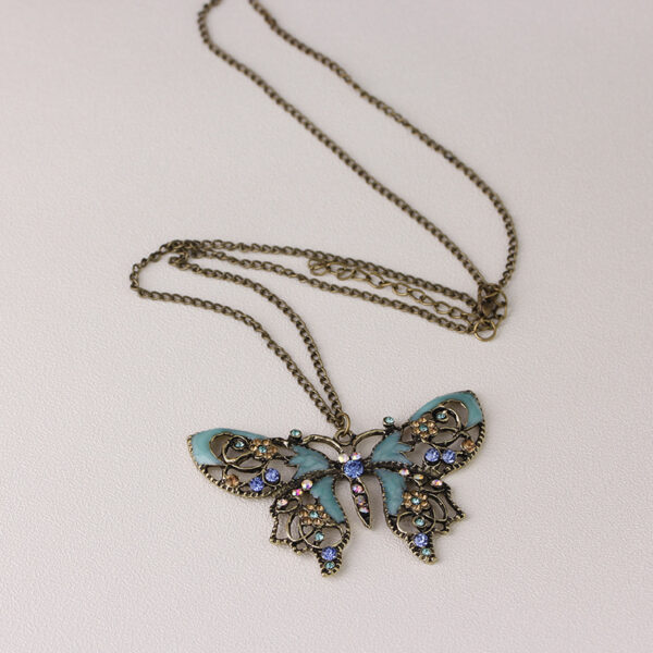 Wholesale Vintage Hollow Oil Dripping Butterfly Alloy Sweater Chain
