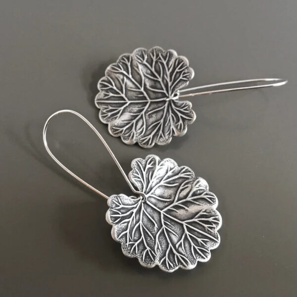 Wholesale Vintage Fashion Leaf Alloy Earrings