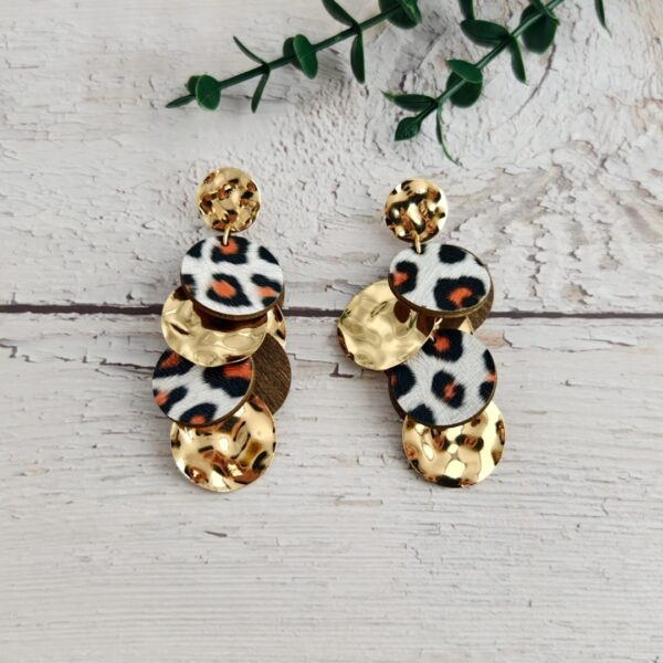 O1CN01rAL1eO1bUOYQn7vfo_2216355033468-0-cib Wholesale Wooden Cut Double-layer Skin Leopard Print Exaggerated Retro Personality Grape String Earrings
