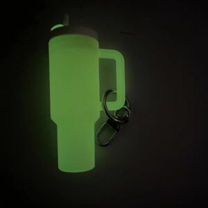 Luminous light green