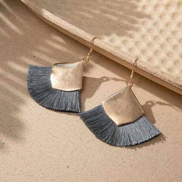 O1CN01rS4Mvo1ZBUpQFIWXt_2925713156-0-cib Wholesale Tassel Colorful Exaggerated Earrings