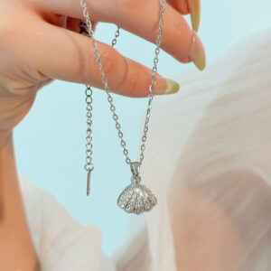 Pearl shell necklace