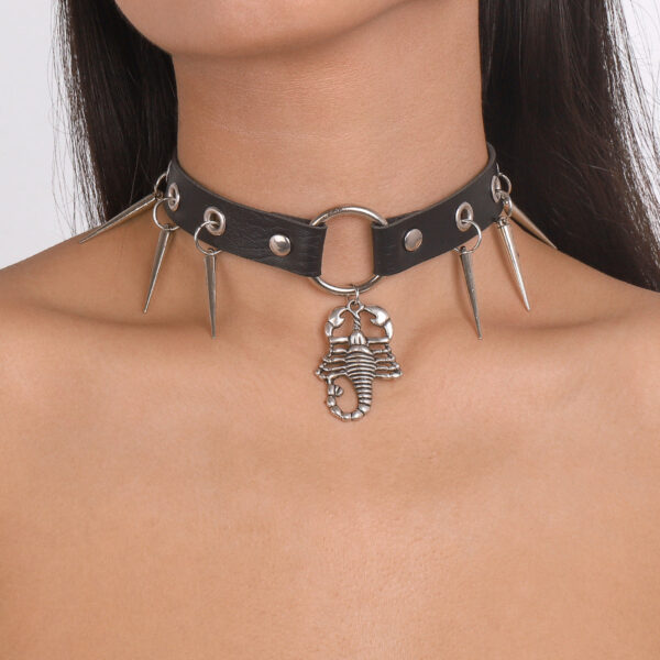O1CN01rXz8EX1X6nTQa9YqJ__1768642875-0-cib Wholesale Punk Rock Fan Gothic Leather Snake Rivet Bondage Collar Clavicle Chain