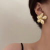 O1CN01riraYk28NPbyh4TR7_2259887920-0-cib Wholesale Vintage Romantic Flower Metal Earrings