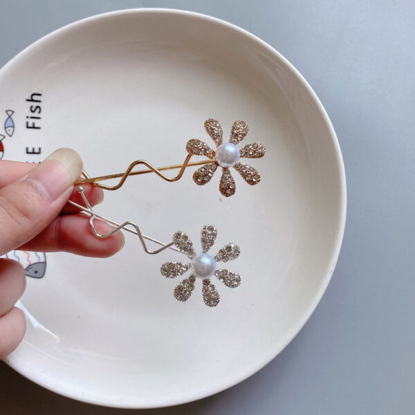 Wholesale Rhinestone Pearl Cat Flower Hair Clips