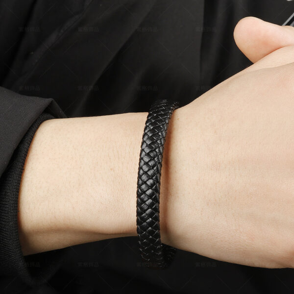 Wholesale Vintage Leather Hand Woven Men's Alloy Bracelet