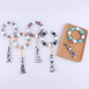 O1CN01sr1XUt1NrNectVhgd__2214899881623-0-cib Wholesale Little Daisy Silicone Wrist Keychain