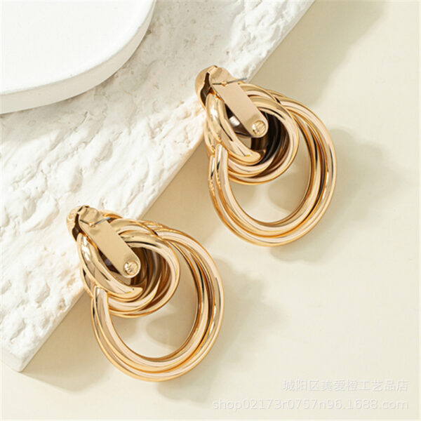 Wholesale Geometric Smooth Alloy Earrings