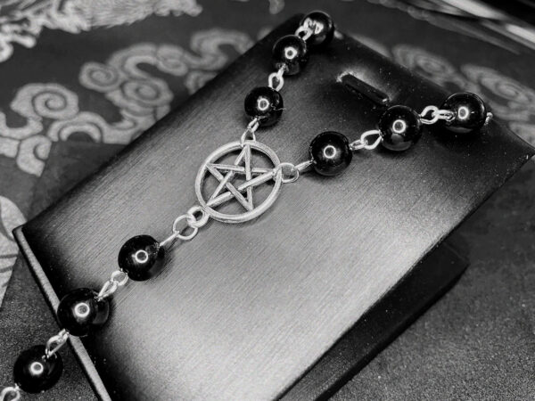 O1CN01tOGSJT21w2GiB4Dlb_2212819817048-0-cib Wholesale Alloy Circle Pentagram Cross Black Beaded Necklace