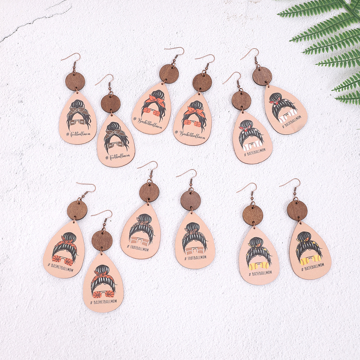 Wholesale Tearop-shaped srty wood stud earrings
