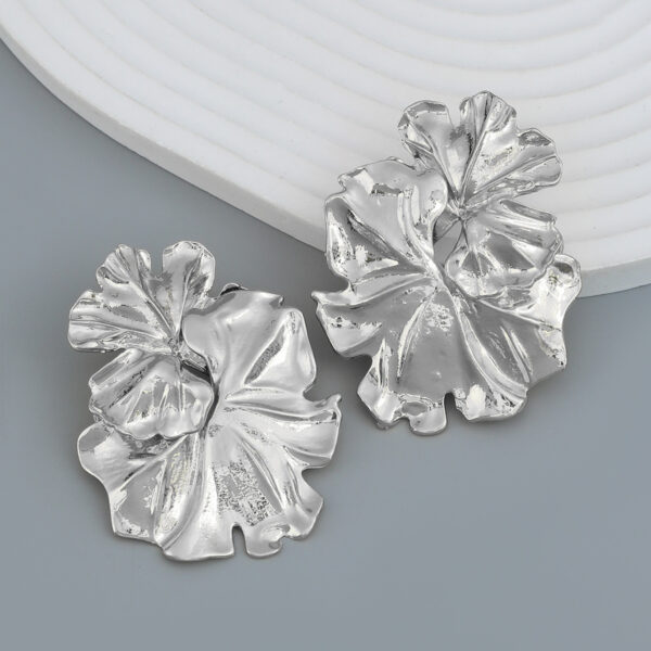 O1CN01tf7cGf2II3CDMVUP9_2473019262-0-cib Wholesale Alloy Flower Earrings