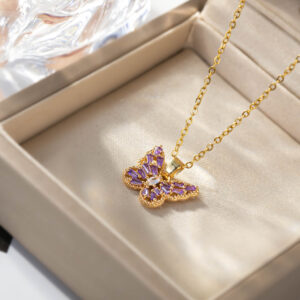 Purple / Hollow butterfly necklace