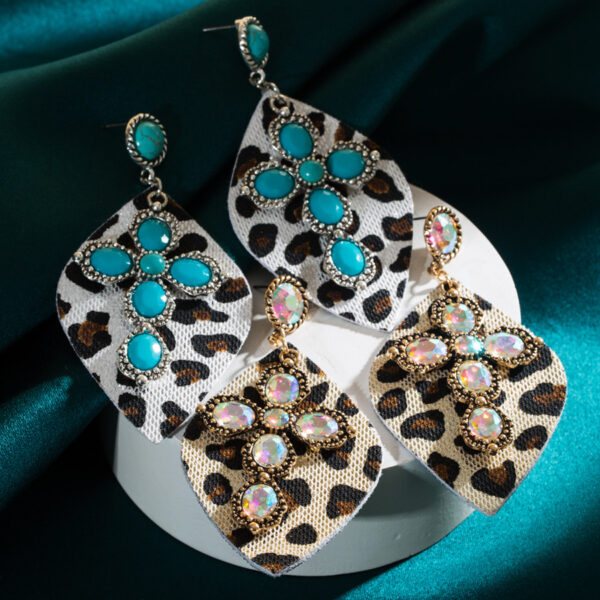 O1CN01uDFrEa2LDsVp4xkr5_2206398079659-0-cib Wholesale Vintage Western Leopard Print Inlaid Turquoise Leather Earrings
