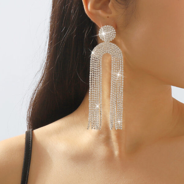 O1CN01vCWUqH1X6nZKGlDZr_1768642875-0-cib Wholesale U-shaped Full Diamond Tassel Earrings