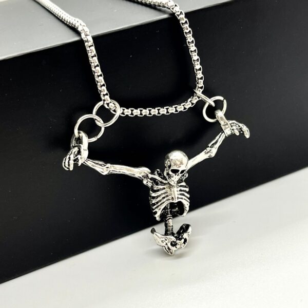 O1CN01vFp9Y01Vp6dntL5xo__2215648452701-0-cib Wholesale Vintage Skull Halloween Necklace