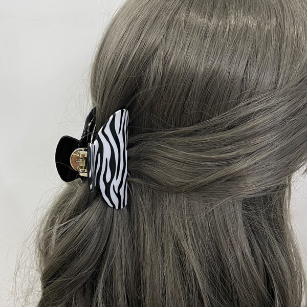 Wholesale Black & White Printed Acrylic Hair Clips