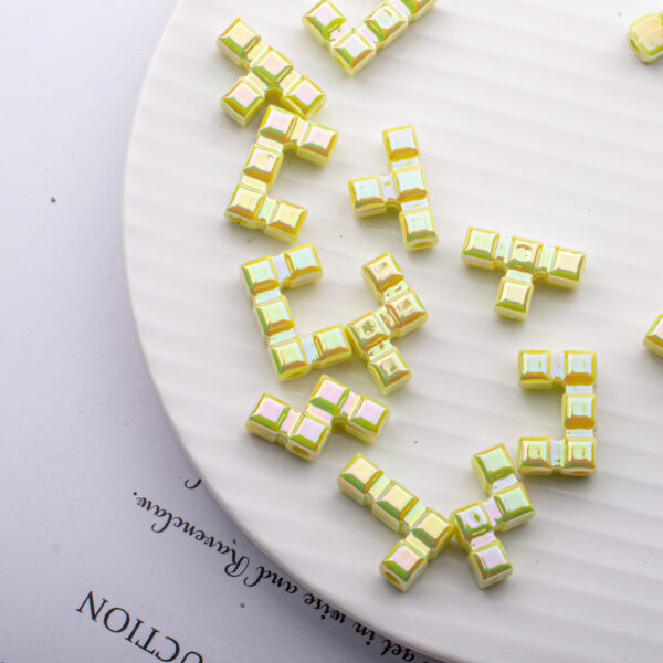 Wholesale Acrylic Cartoon Owl Head Straight Hole Beads