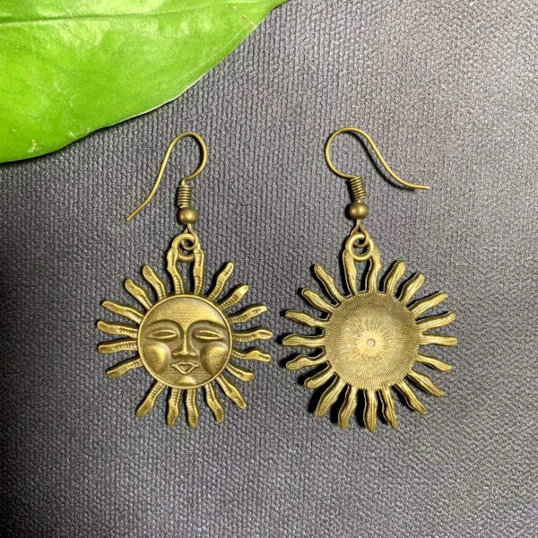O1CN01vvN33M1iLPq9A3mFY_2213113774396-0-cib Wholesale Sun Smile Alloy Earrings