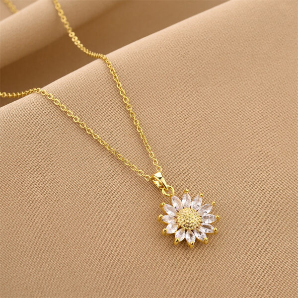 O1CN01w7H7w21KwvVQdXpDO_2212949681229-0-cib Wholesale Gold Zircon Sunflower Pendant Titanium Steel Necklaces