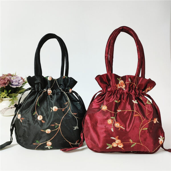 O1CN01wCxCk22H9yRN6dOfp_2210025849109-0-cib Wholesale Silk Ethnic Style Embroidered Bags and Purses