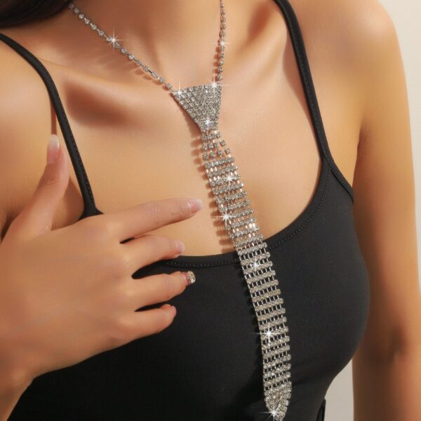 O1CN01wDxbAS1HJarWFNCZO_2206786550737-0-cib Wholesale Rhinestone Necklaces