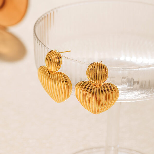 O1CN01wPKLUS1EhSaxANkpo_2210915660383-0-cib Wholesale Copper Plated 18K Real Gold Love Earrings