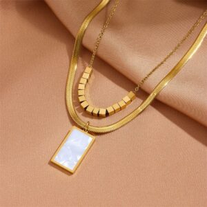 Golden white shell necklace D110